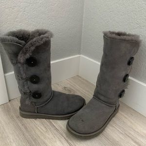 Uggs Bailey button 6 grey boots